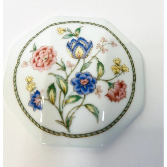 Vtg Japan Octagon Porcelain Trinket Jewelry Box Floral 4" x 2" Lightweight (W68) - Picture 13 of 14